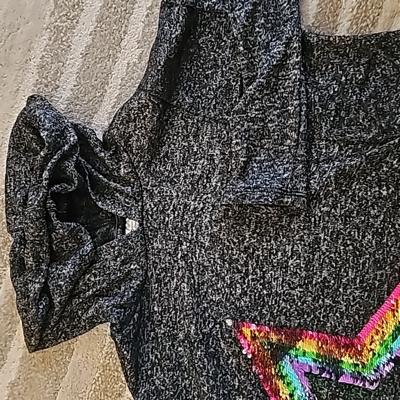 Girls 10/12 Sequined Star hoody, thin material - Picture 2 of 4